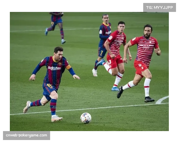 门柱！格拉纳达前锋两次射门击中同一立柱，错失扳平良机